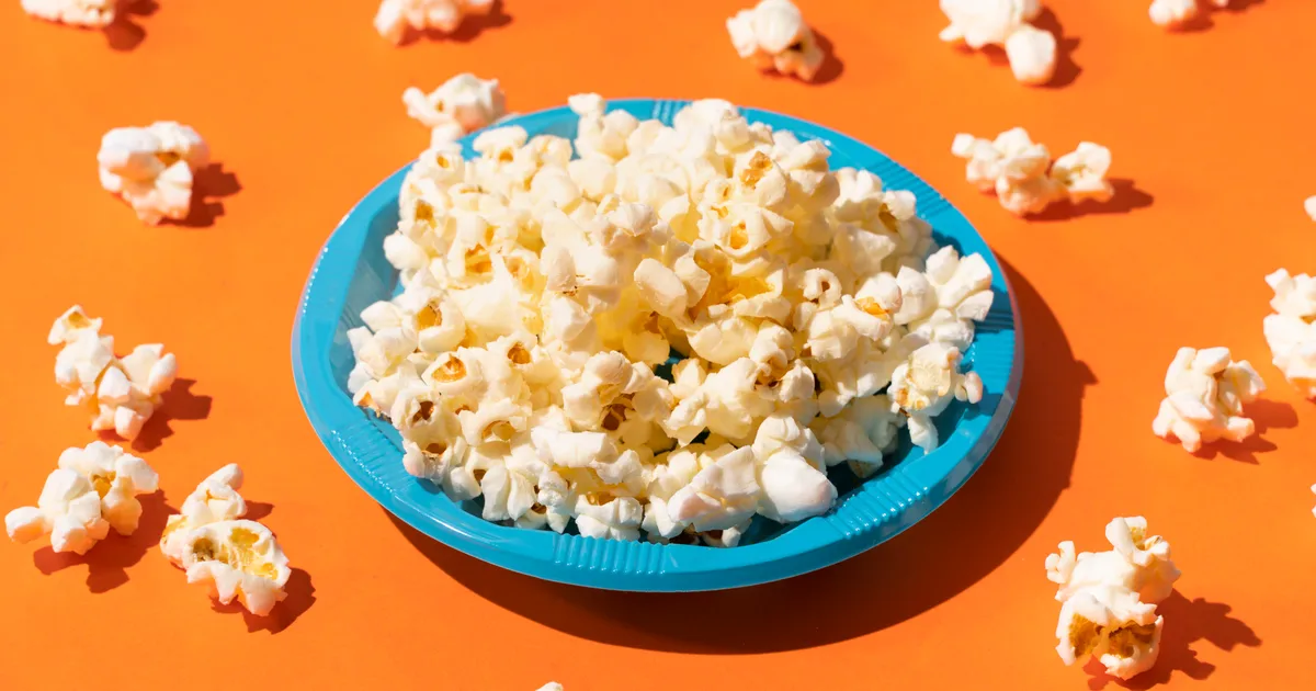The Healthiest Brands Of Microwave Popcorn, According To Nutritionists