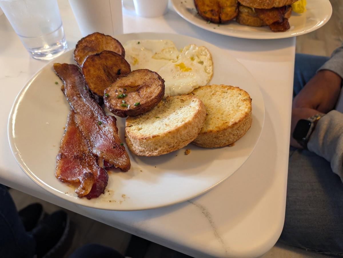 Experience The Cozy Charm Of Kitchenette In St. Cloud