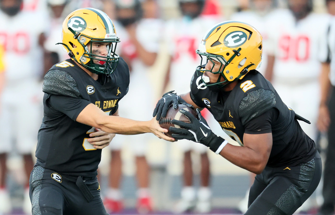 High school football rankings 2025: St. Edward closing gap on No. 1 Avon
