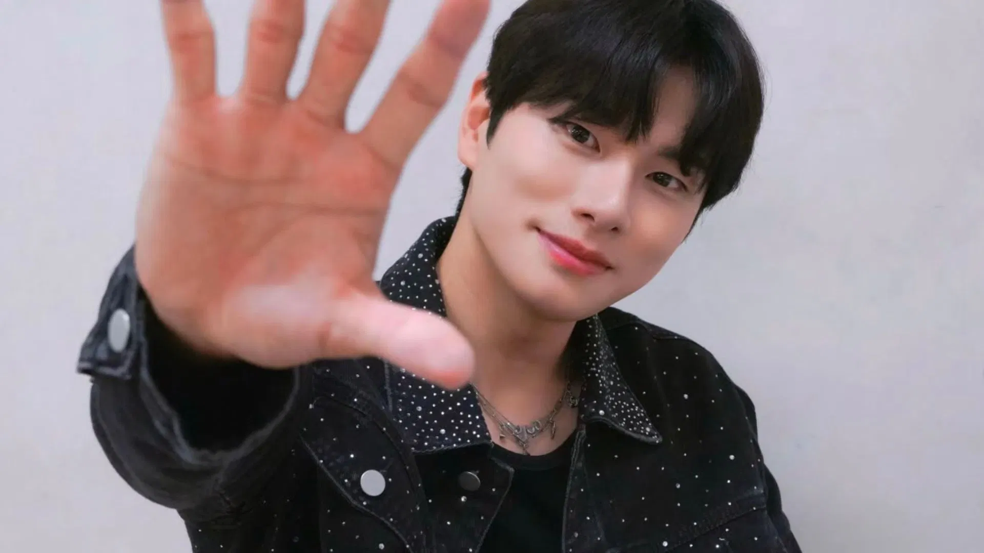 ‘Marry My Husband’s' Lee Yi-kyung refutes allegations of inappropriate messaging and announces legal action