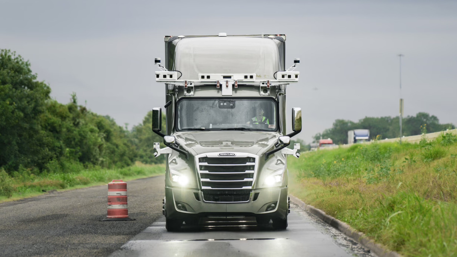 Texas' Driverless AI Trucking Industry Is About To Have Another Player After A Successful Trial