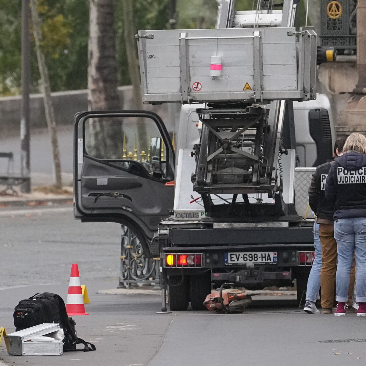Napoleonic-era jewels stolen in just four minutes in daring Louvre raid