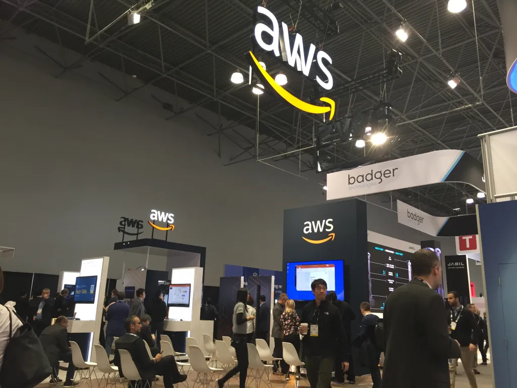 Amazon cloud computing outage disrupts major online services
