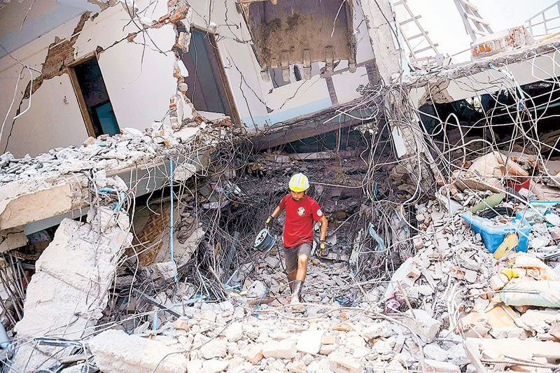 PHIVOLCS warns against going up to a higher floor during an earthquake 