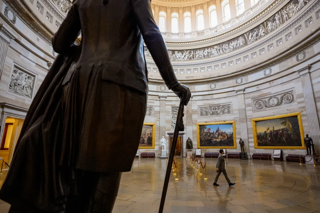 Editorial: Americans doubt both parties