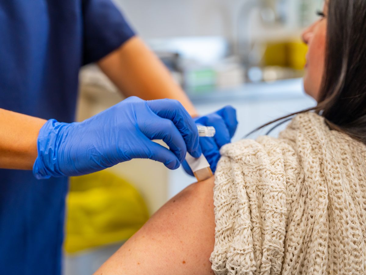 12 groups eligible for free flu vaccine this autumn and winter