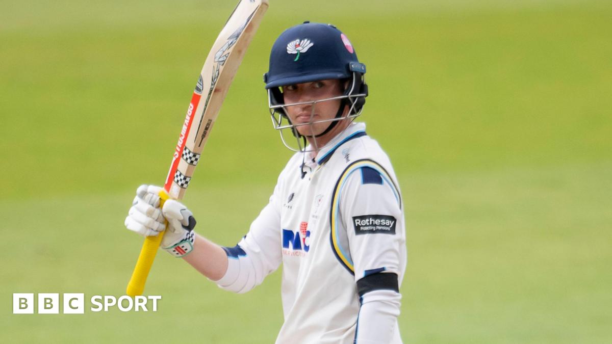 Yorkshire head for safety as weather holds up Durham game