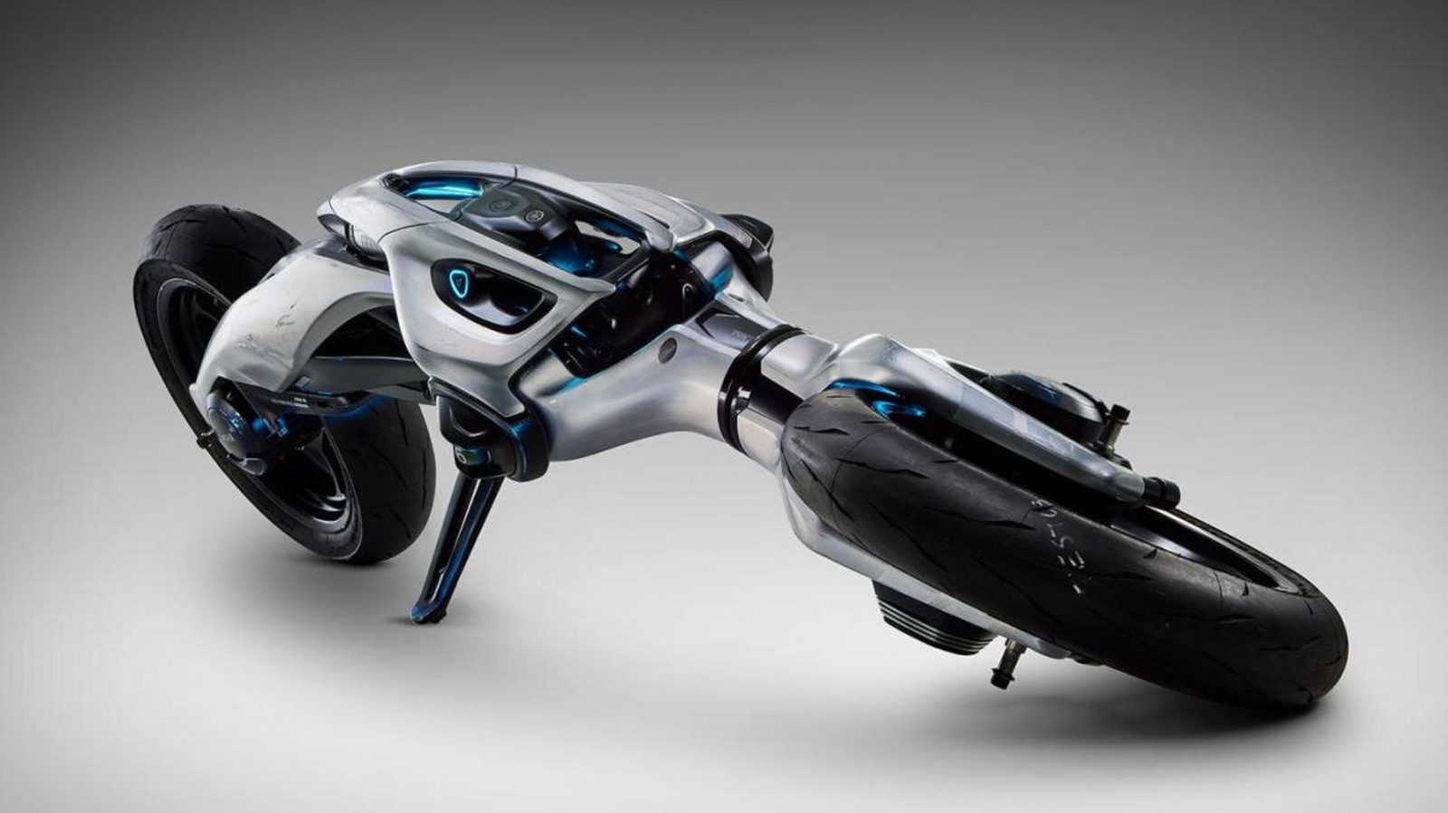 Yamaha's Self-Balancing Motorcycle Prototype Can Pick Itself Up After Falling Over