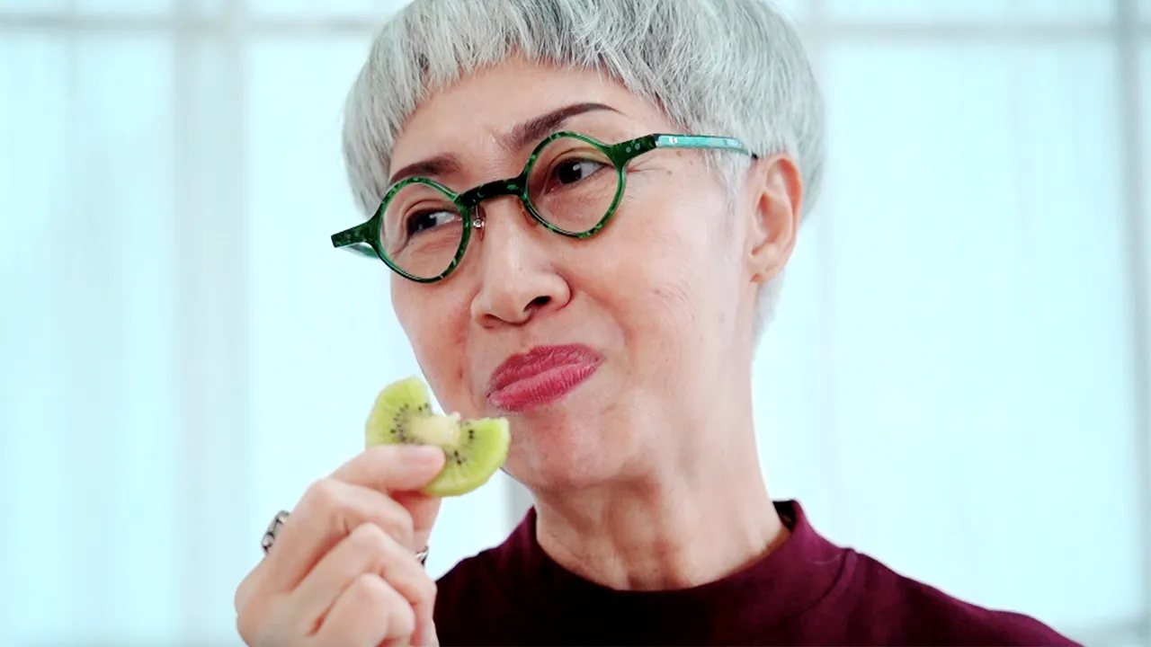 Kiwi could help ease a very common digestive condition — here's how
