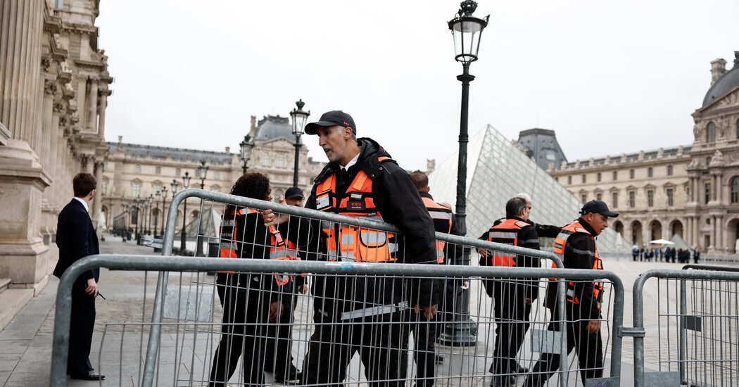 Louvre Museum Remains Closed After Jewelry Robbery: What to Know