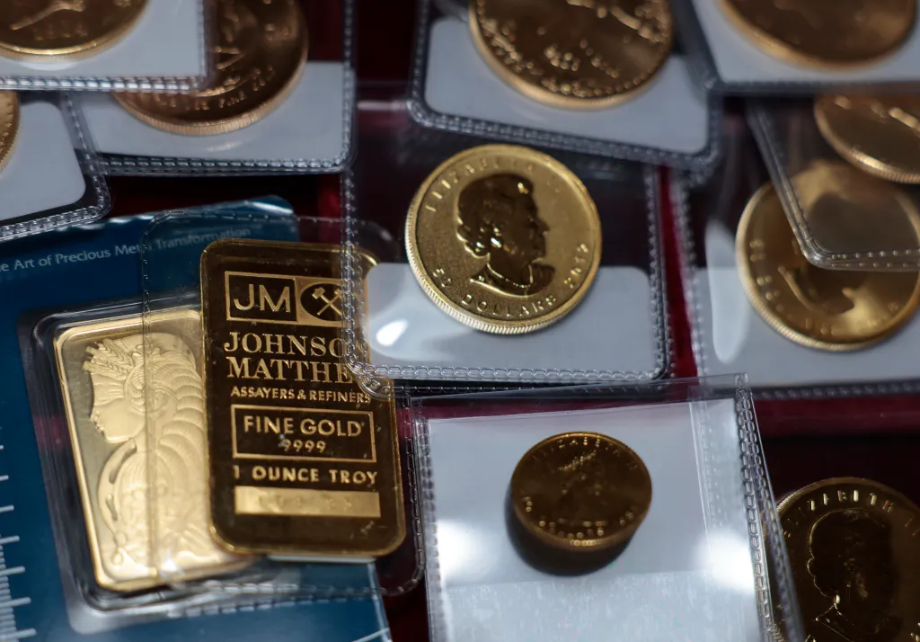 Soaring price of gold sounds a warning from world’s central banks