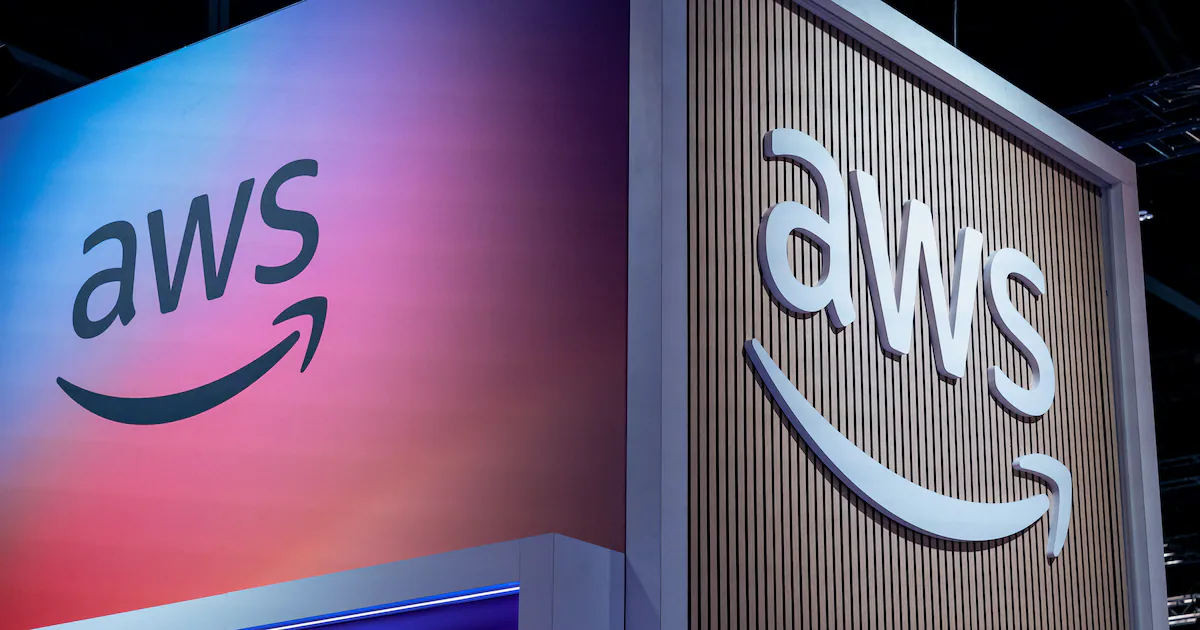 Amazon cloud computing outage disrupts online services worldwide