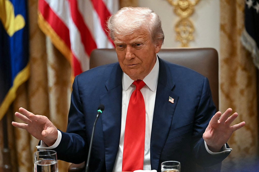 'Why Can't You Spell? Like Ever?': Viral Trump Post Ignites Chaos Online as Fans Zoom In on One Word