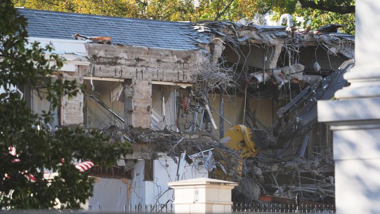 Shock sight as whole wing of the White House left in pieces