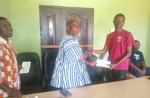 Ofoase-Ayirebi: Beneficiaries of Oppong Nkrumah’s scholarship promise to make their community proud