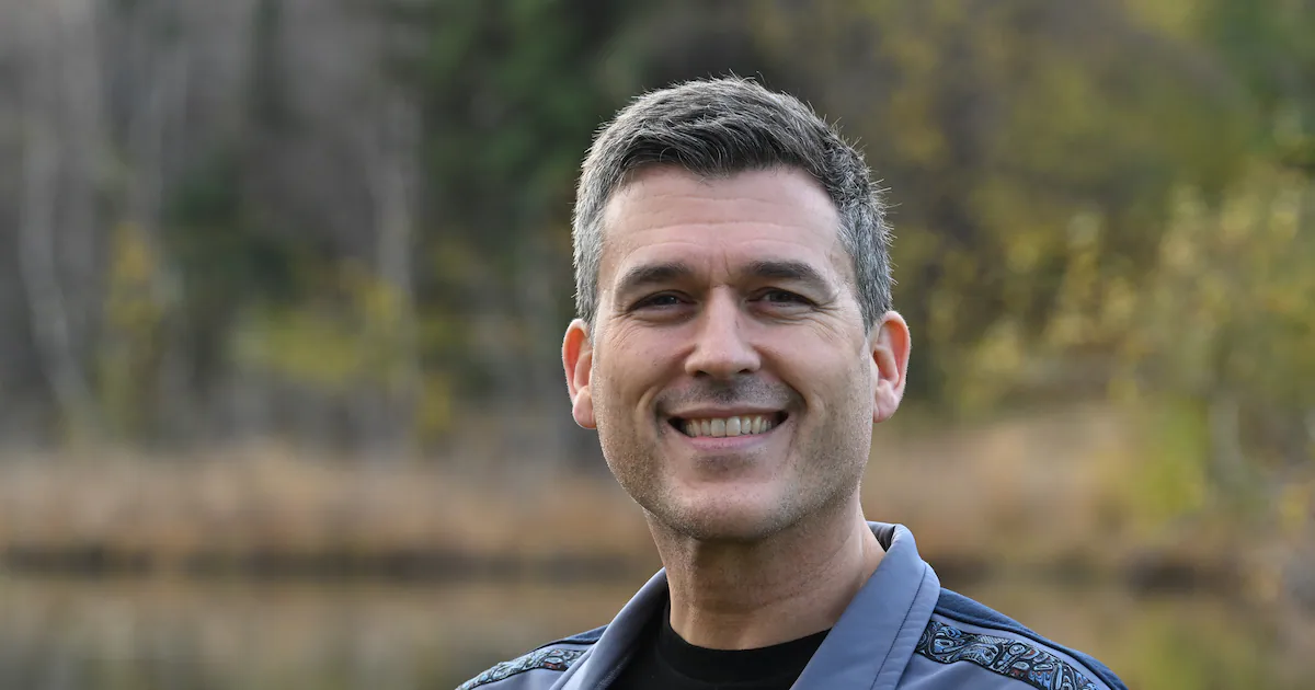 Anchorage pastor Matt Schulz, a Democrat, will challenge Republican Begich in U.S. House race