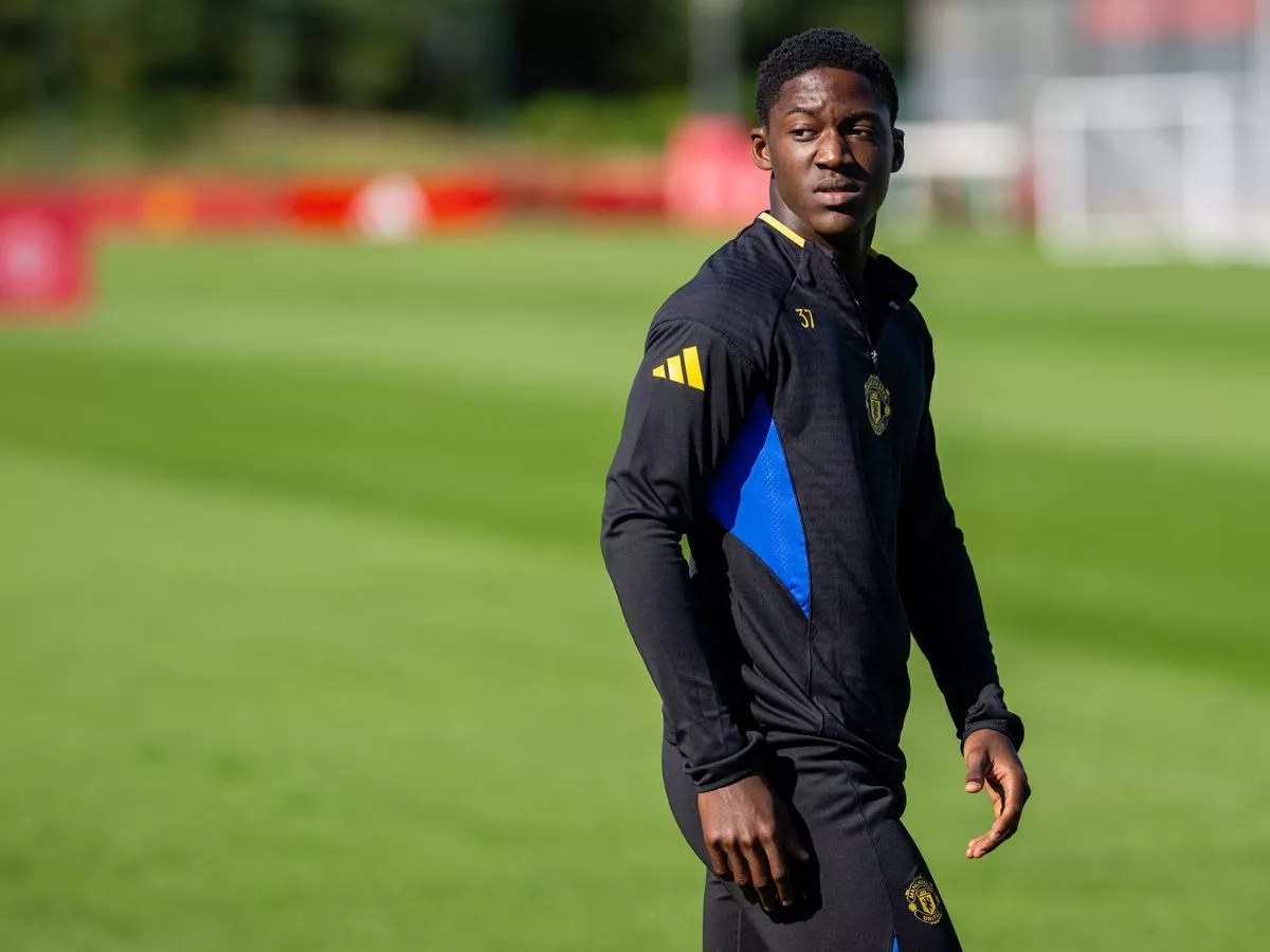 Kobbie Mainoo sent clear Manchester United transfer verdict amid Rio Ferdinand plea