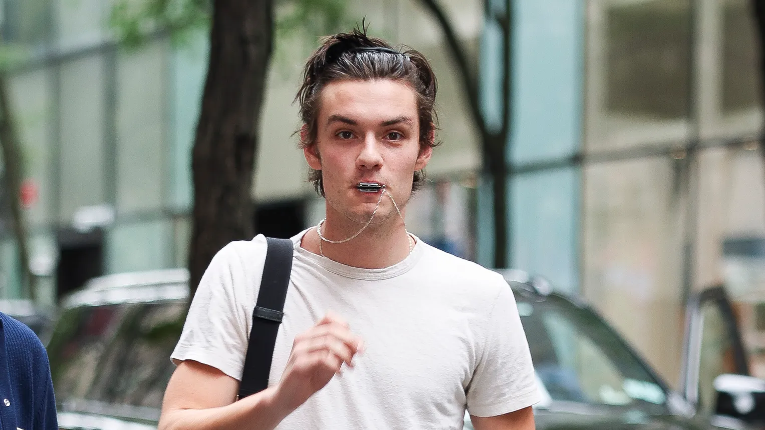 Let’s Toast to Louis Partridge’s Skinny Headband