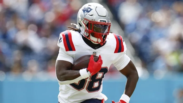New England continue win streak, beating Titans 31-13 on Sunday