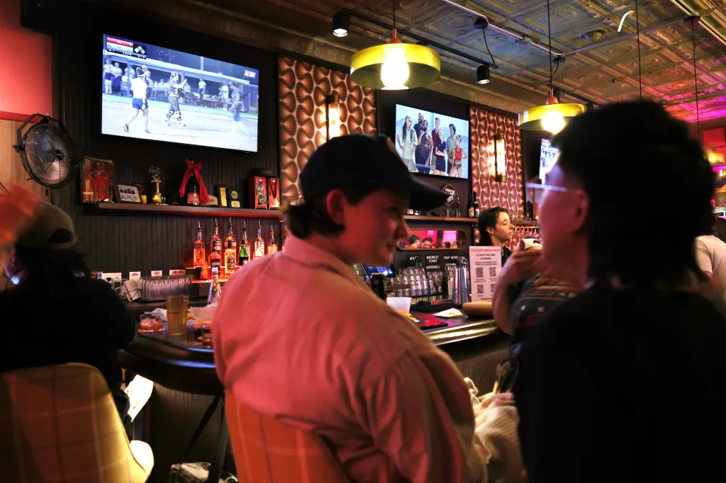 Babe's Sports Bar, women's first in Chicago