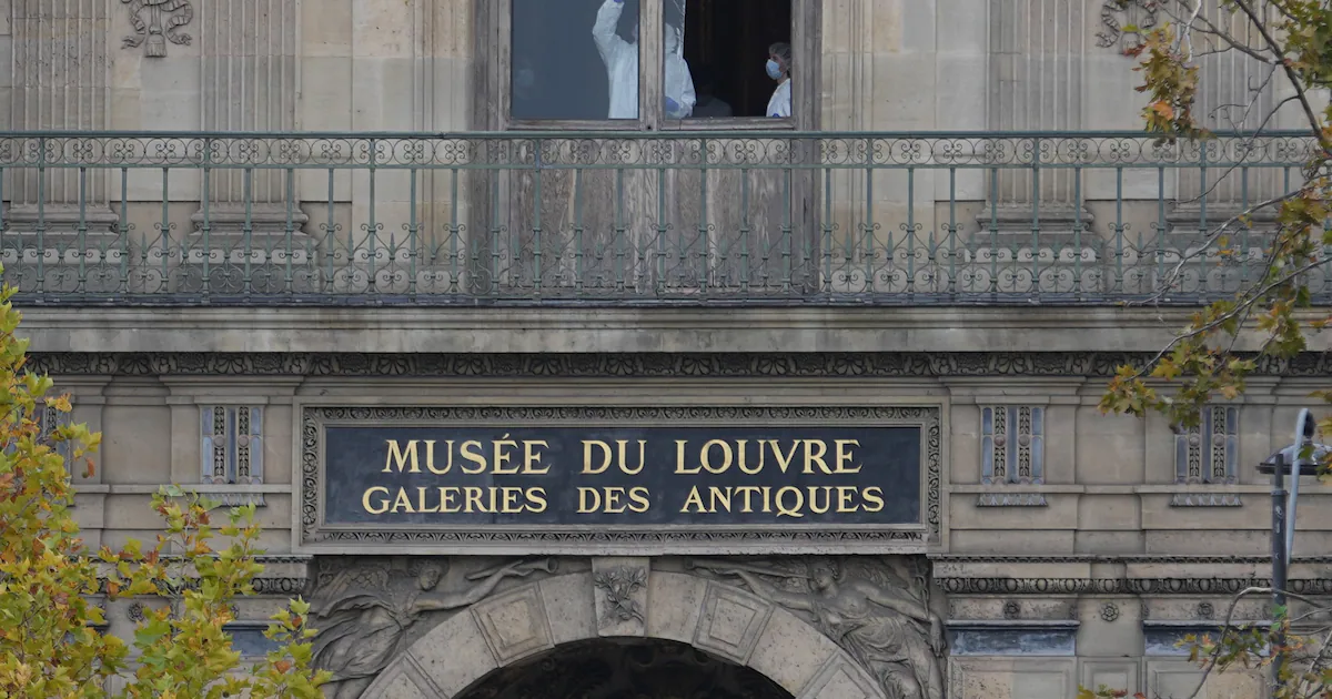 Louvre closed again Monday after Sunday jewel heist