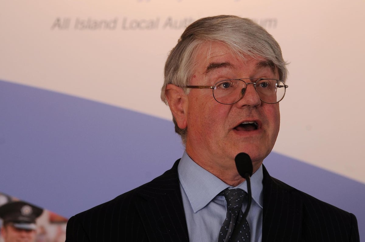 Tributes paid to Northern Ireland peace process adviser Martin Mansergh after his death aged 78