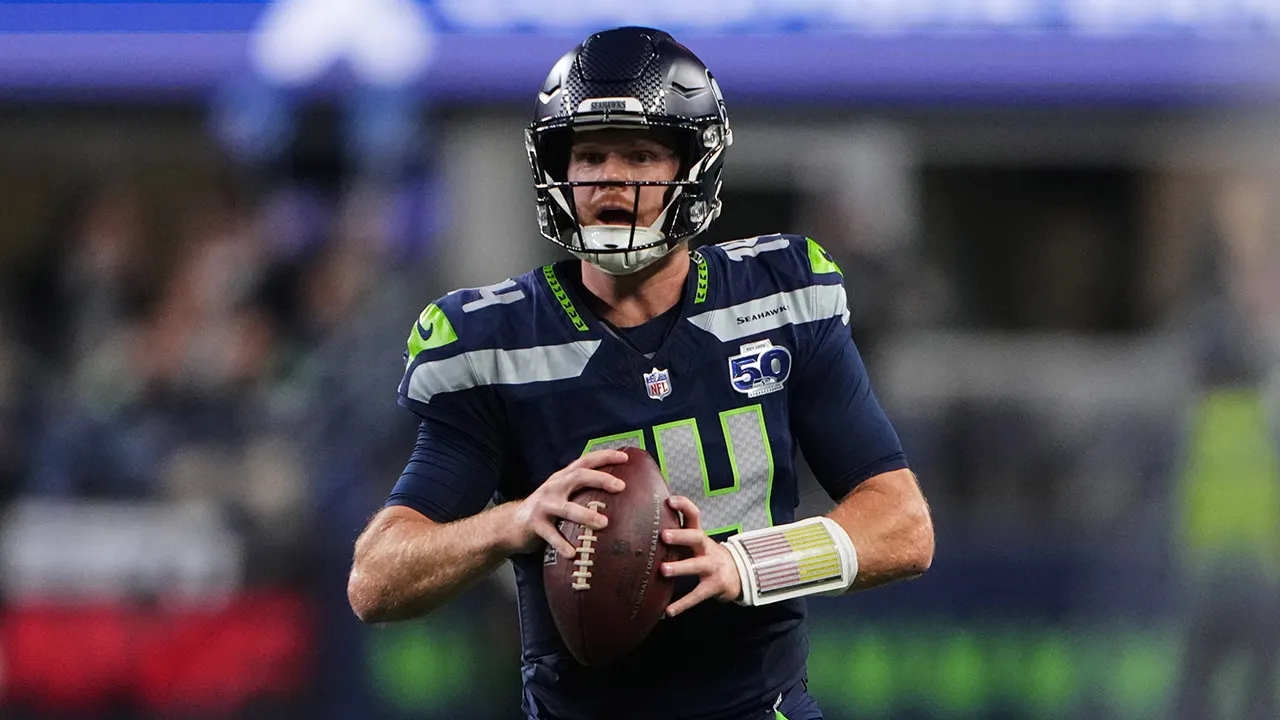 Seahawks hold off Texans for crucial win