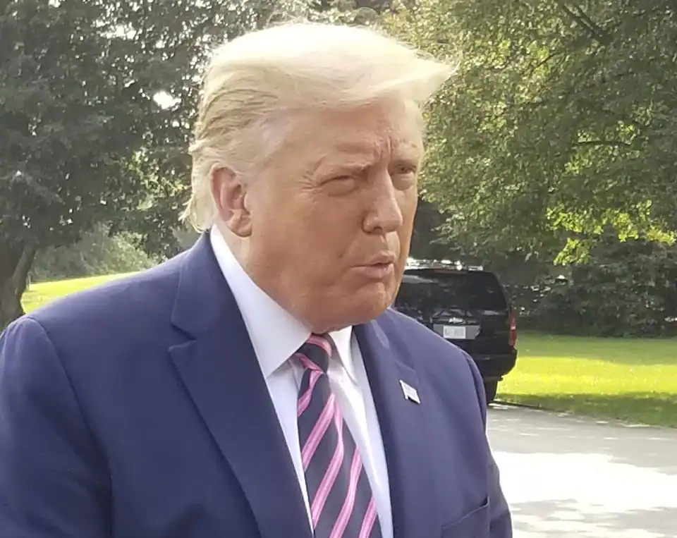 Affaire Comey: Trump transforme la justice en immense blague