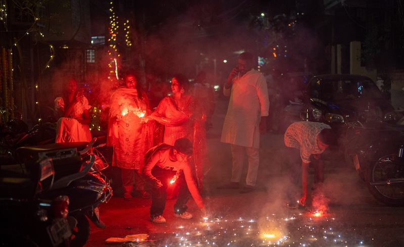 Indian capital chokes after Diwali firework frenzy – Report