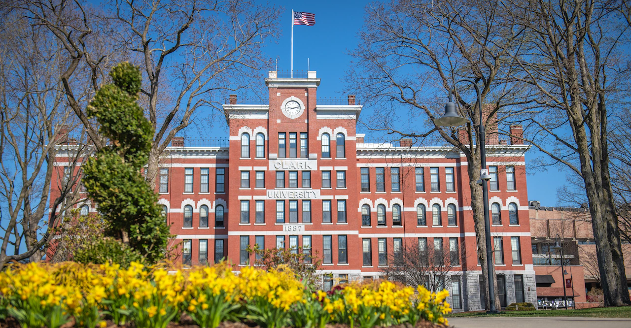Clark University receives largest gift in its history from Panera founder