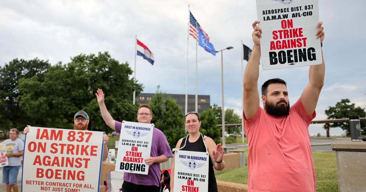 Boeing, union tap federal mediator as they return to bargaining table