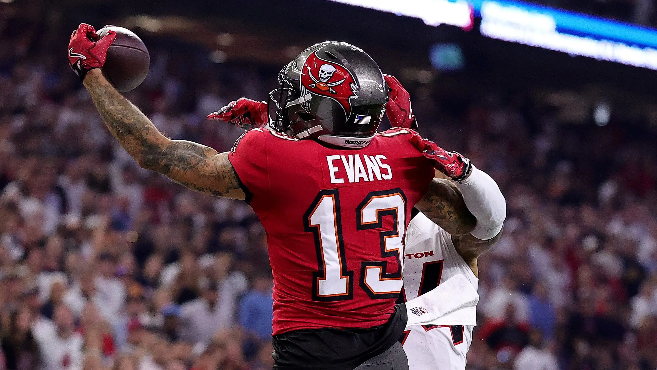 Bucs Get All-Pro Mike Evans Back For MNF Showdown in Week 8