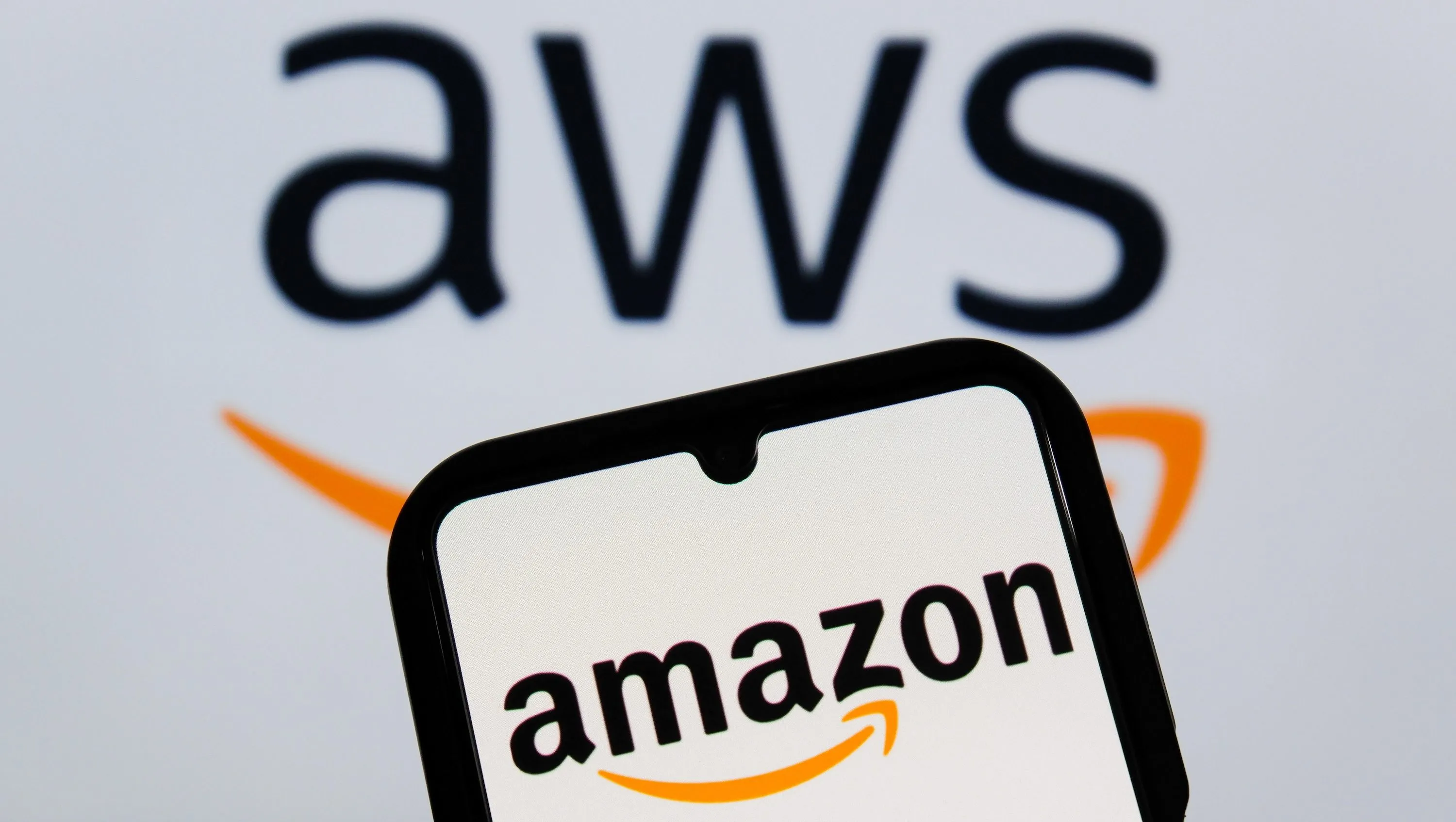 Apps That Went Down in Major Internet Outage: AWS, Snapchat, Ring & More
