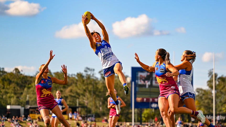 'Footy fatigue' leaves AFLW struggling for attention after men's season