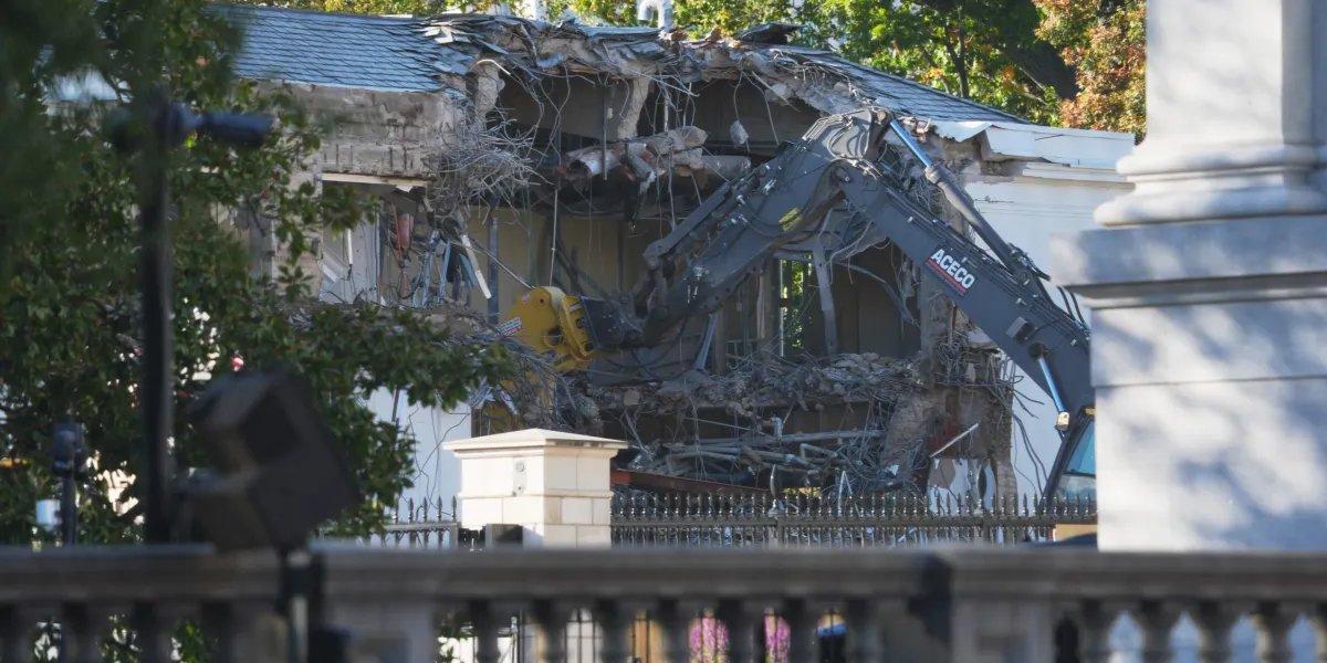 Trump begins demolishing East Wing of the White House to erect a $250 million ballroom that doesn't have federal approval
