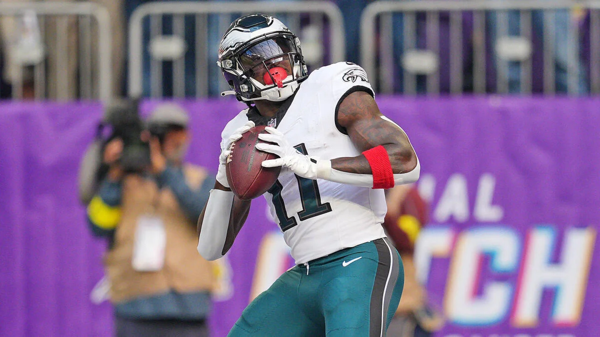Week 8 NFL score predictions, best bets today: Betting expert reveals picks for all 13 games