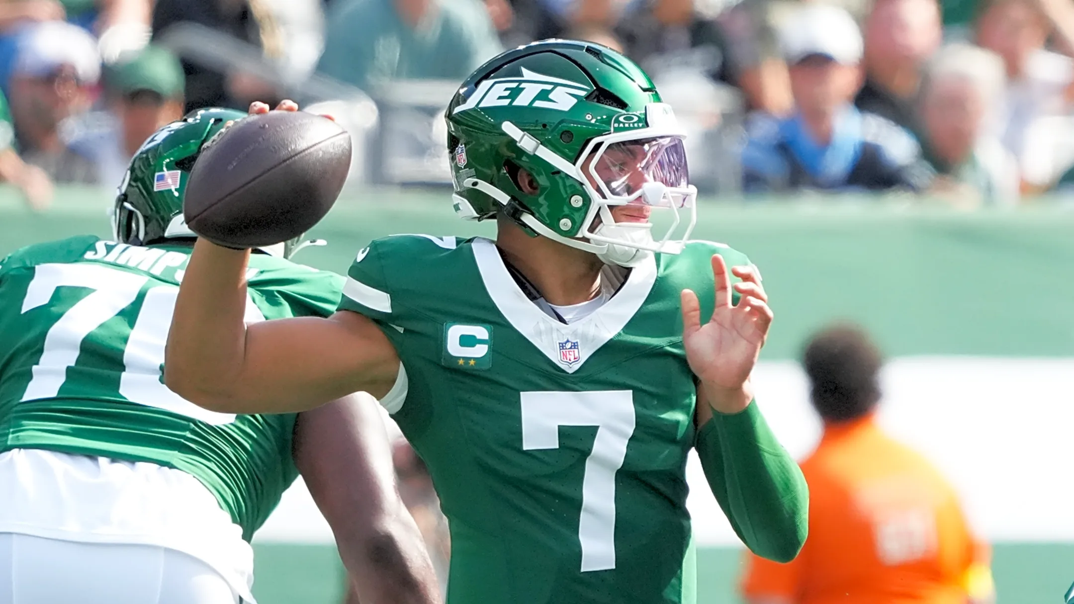 Will Justin Fields start in Week 8? Jets coach Aaron Glenn still searching for answers at QB