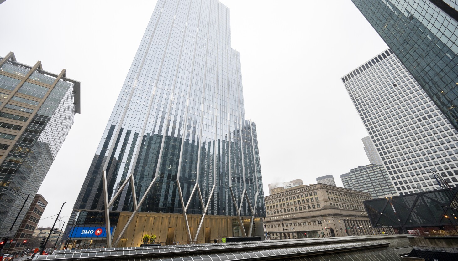 Chicago-based Molson Coors to cut 400 jobs in the Americas