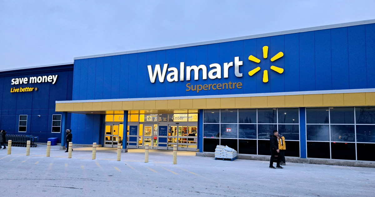 Walmart's Charging Station Side Table Is a Must-Have