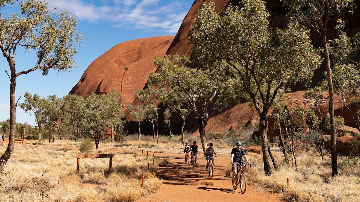 Uluru-Kata Tjuta 2026: When to visit, where to stay, and what to do
