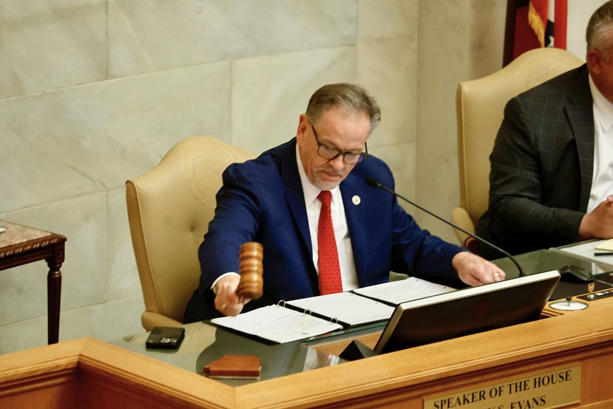 Speaker Evans adds signature to letter urging Congressional leaders to support forestry relief efforts