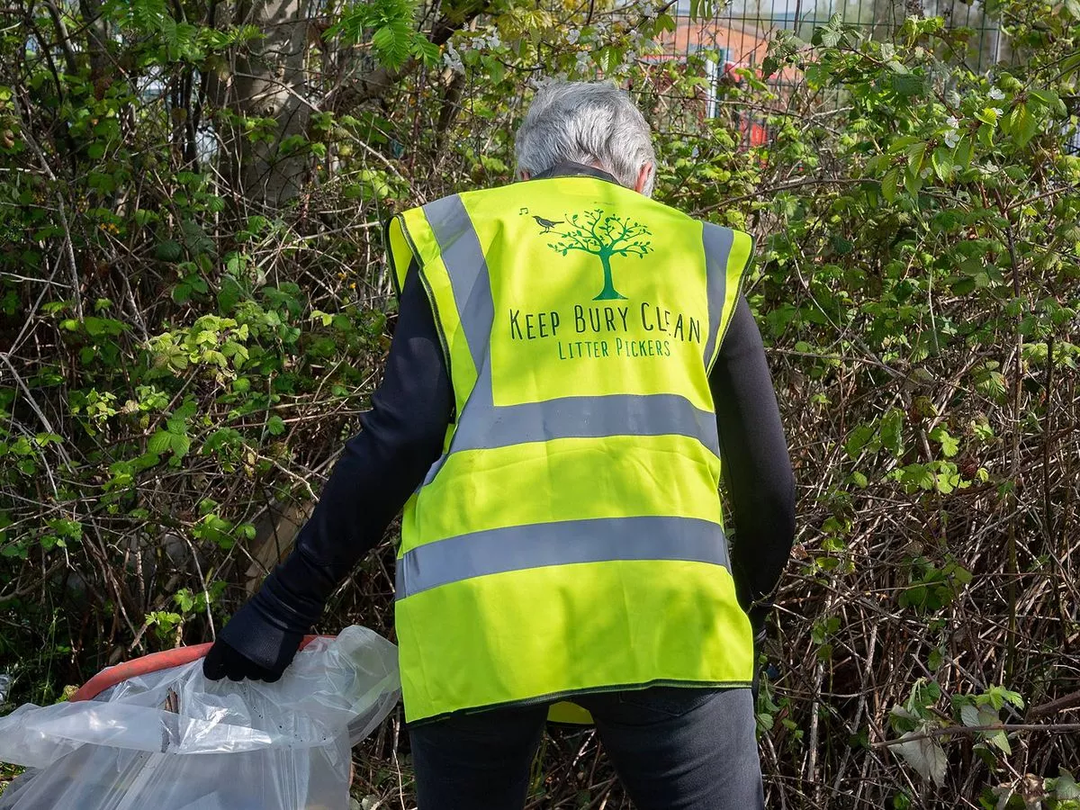 Council asks volunteer litter pickers to 'pay for privilege' of cleaning parks