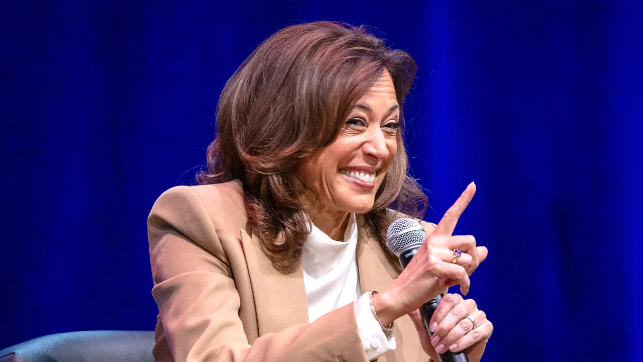Joe Rogan and Andrew Schulz mock Harris' claim to be most qualified candidate