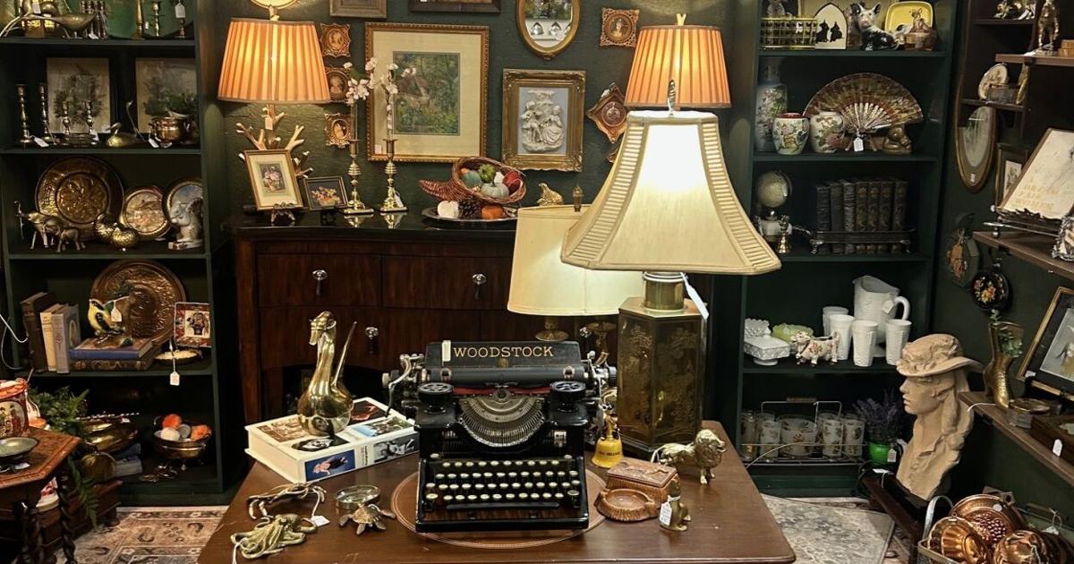 Artists Loft Market is an art & antique store in St. George