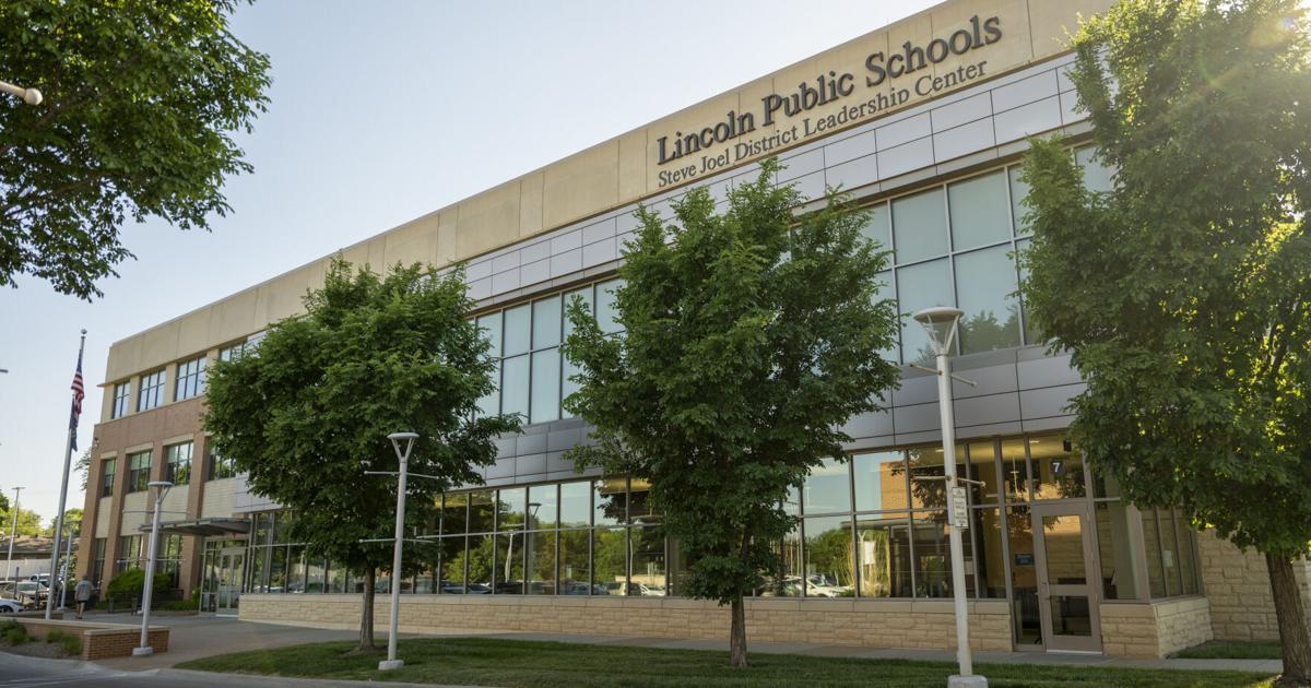 Lincoln Pyrtle school closes after water main break