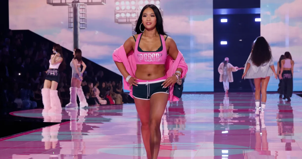 Suni Lee Reacts to 'Bullying' After Victoria's Secret Fashion Show Debut