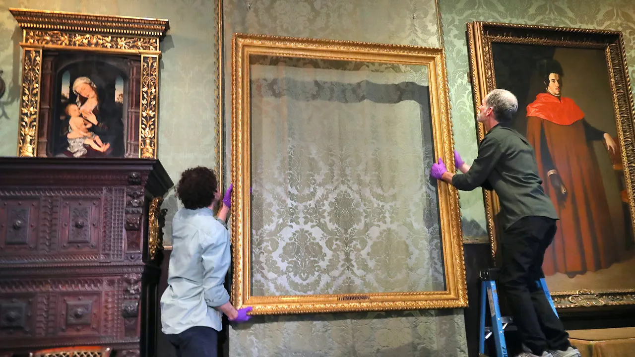 Louvre heist and other high-profile art thefts, plus the most iconic dive bars in America