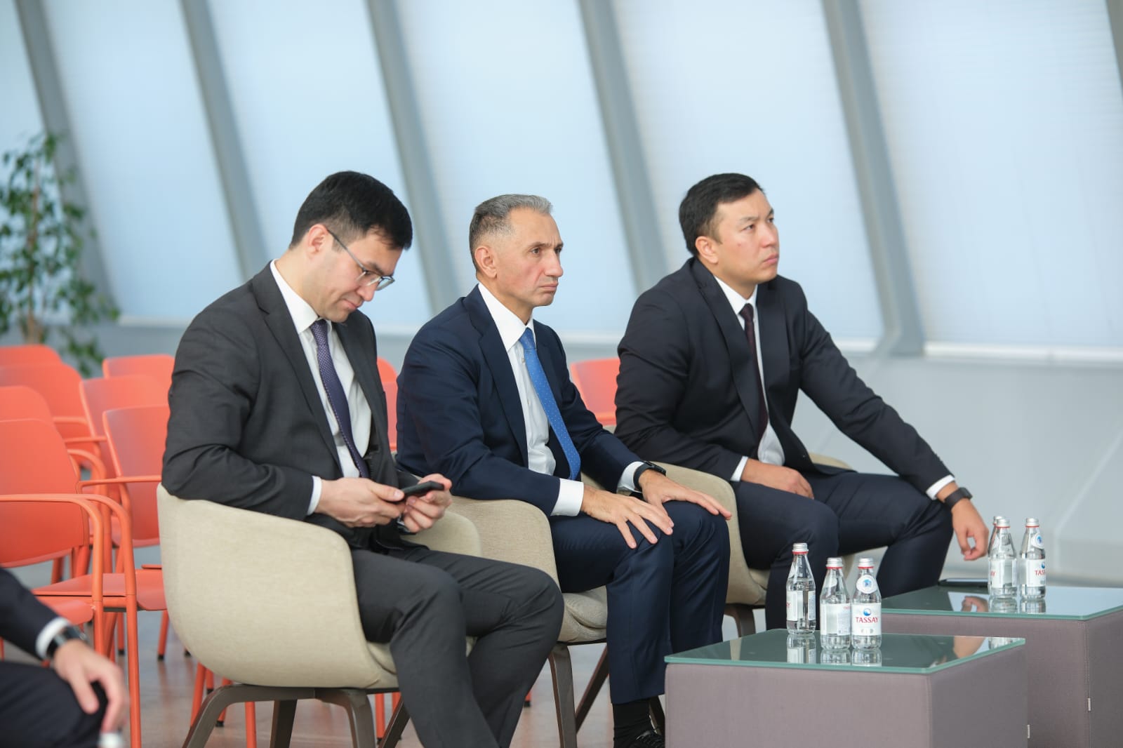 Azerbaijan, Kazakhstan discuss prospects for co-op in digital technologies (PHOTO)