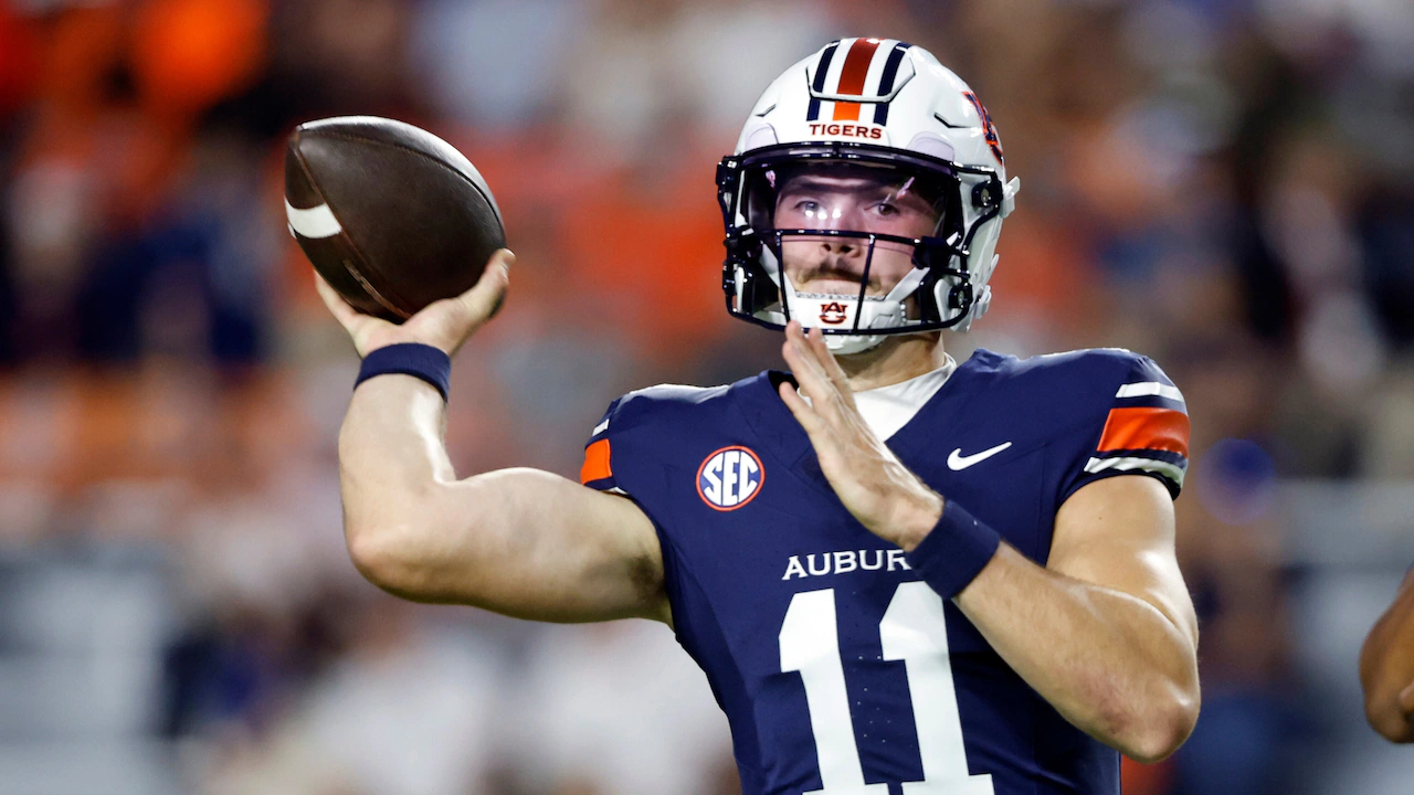 Auburn’s QB situation: Jackson Arnold expected to start vs Arkansas, Ashton Daniels ready