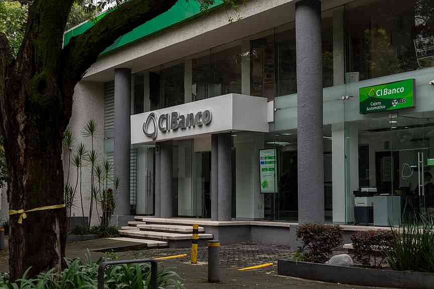 US order cuts off Mexican banks